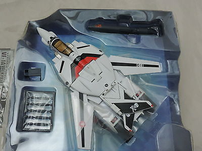 Macross Variable Fighter VF-1A Valkyrie Hikaru Ichijo 1/55 scale diecast by Bandai