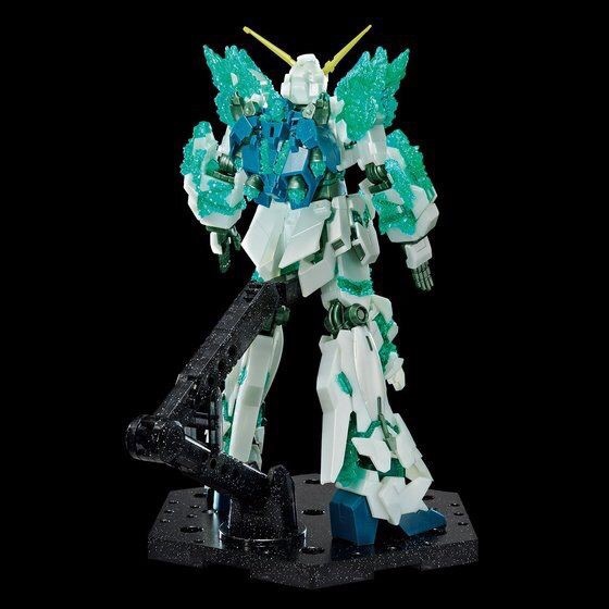 PRE-ORDER : HG 1/144 GUNDAM BASE TOKYO LIMITED UNICORN GUNDAM (LUMINOUS CRYSTAL BODY) PLASTIC MODEL