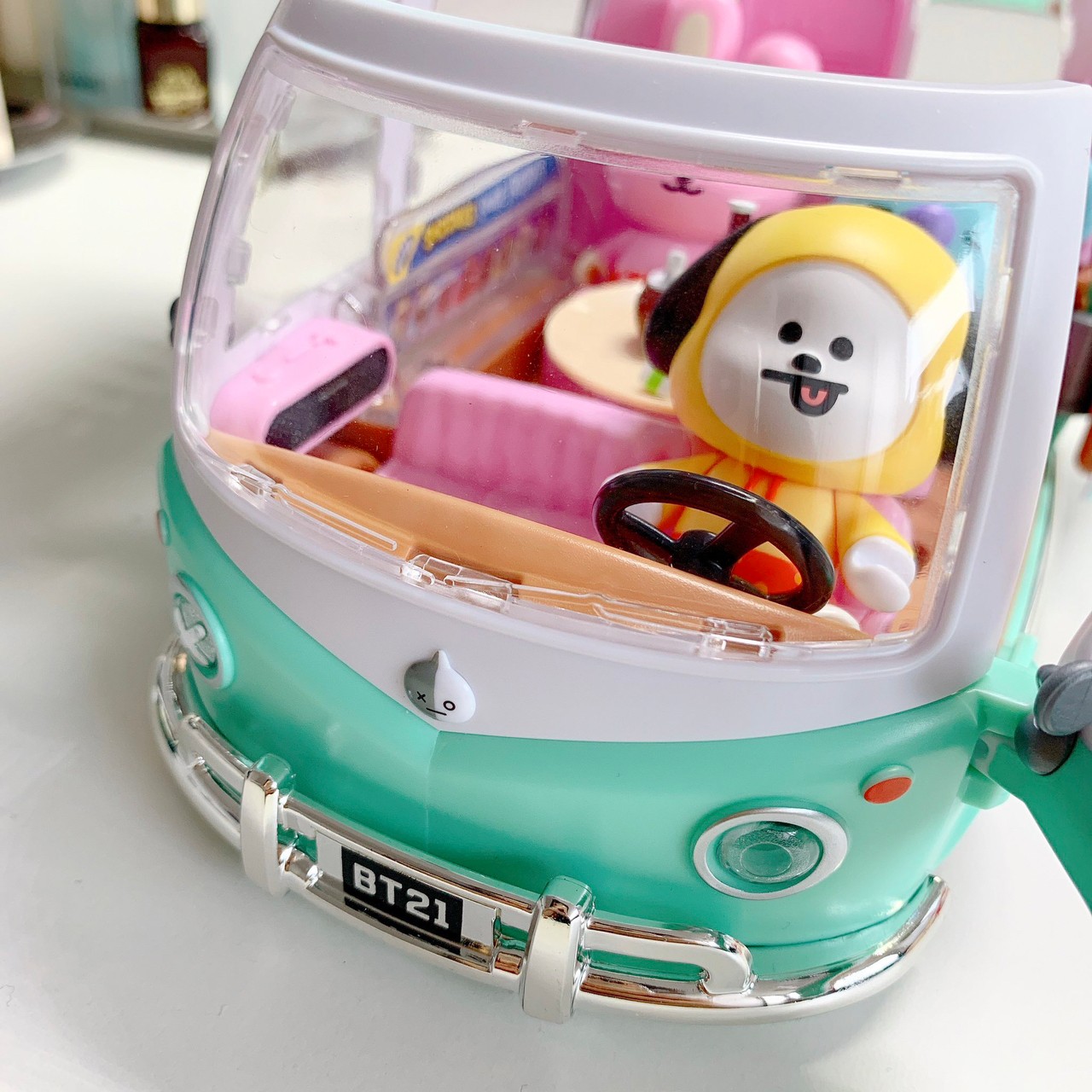 ฟิกเกอร์รถ BT21 Universtar Camping Car Play Set by Line Friends x Young Toys