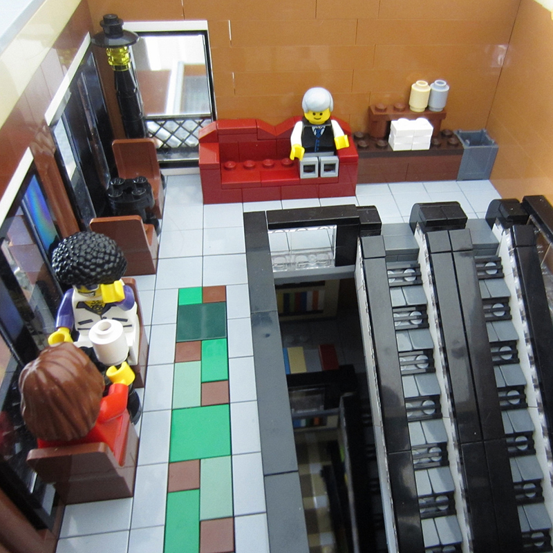 Lepin 15017 Barnes & Nobles / Starbucks 4616pcs