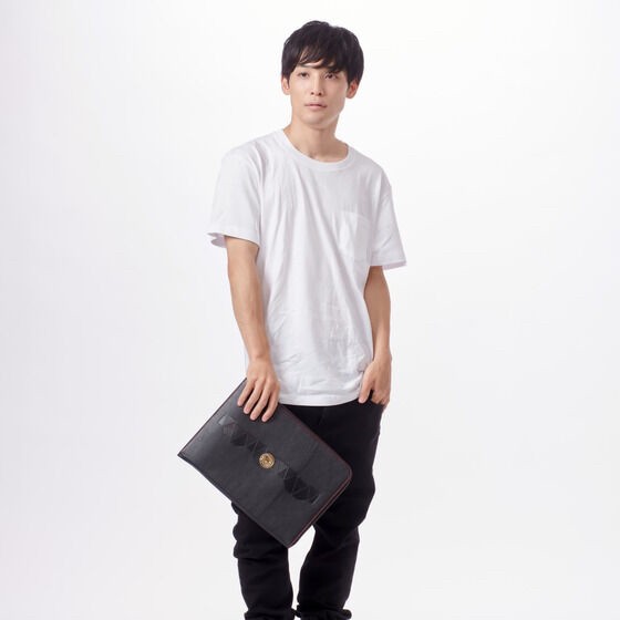 PRE-ORDER : Kyoryu Sentai Zyuranger Genuine Leather Clutch Bag (2 types in total)