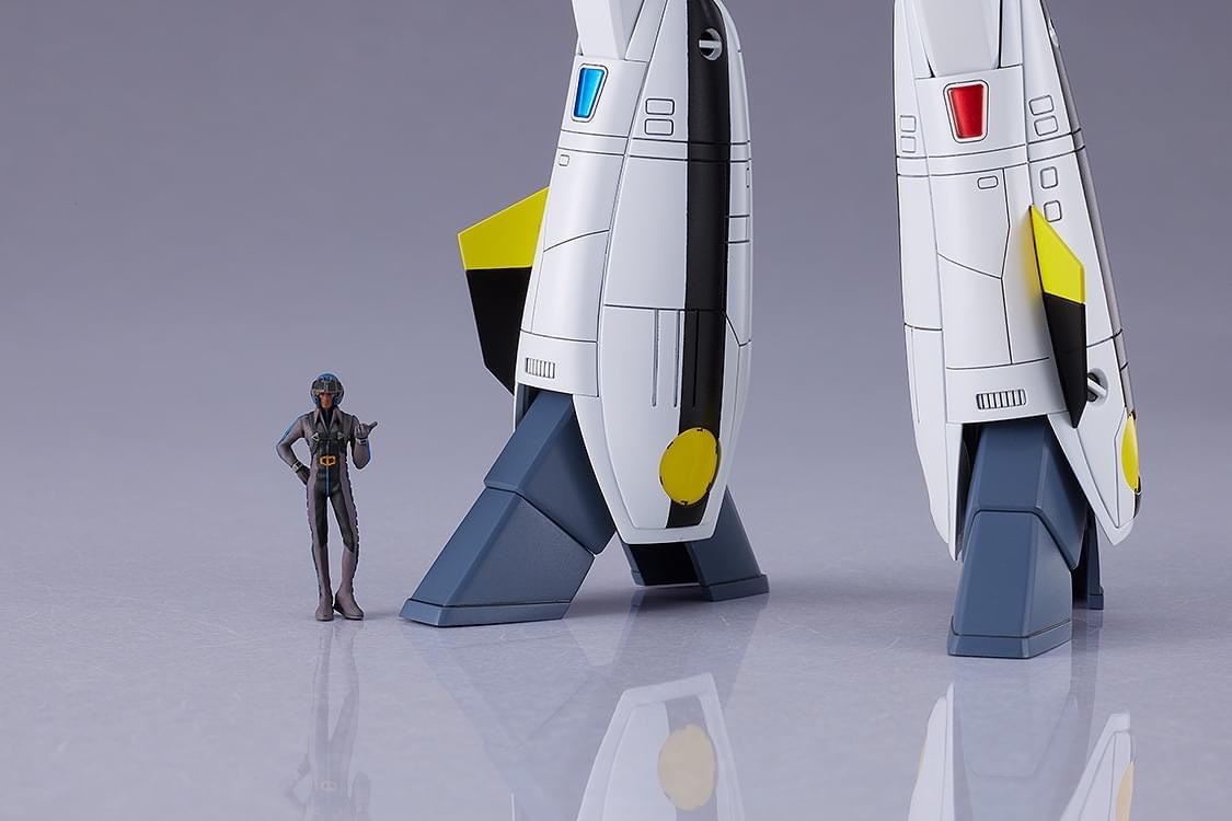 Pre-order : PLAMAX 1/72 VF-1S Battroid Valkyrie Roy Focker Special (Super Dimension Fortress Macross) Plastic Model Kit by Max Factory