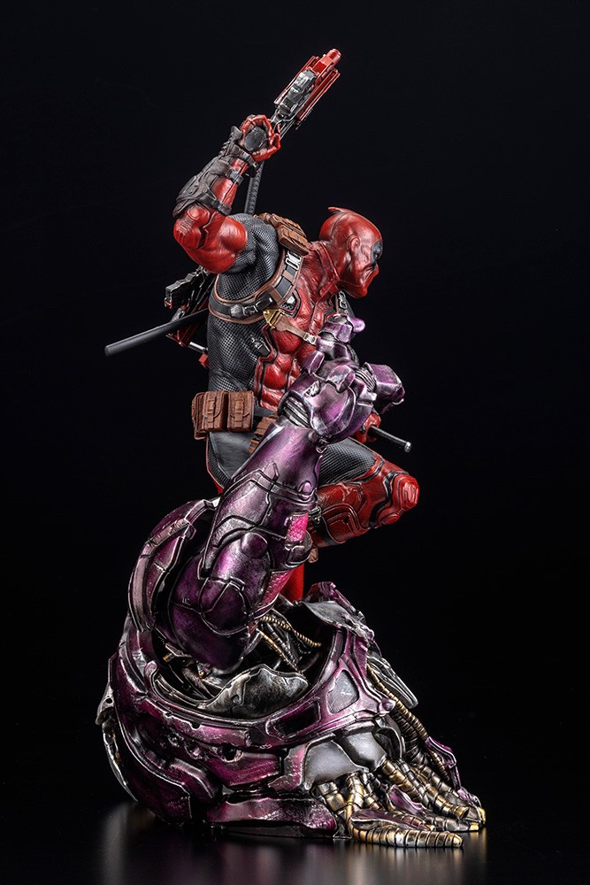 Pre-order : DEADPOOL FINE ART STATUE SIGNATURE SERIES -Featuring the Kucharek Brothers-
