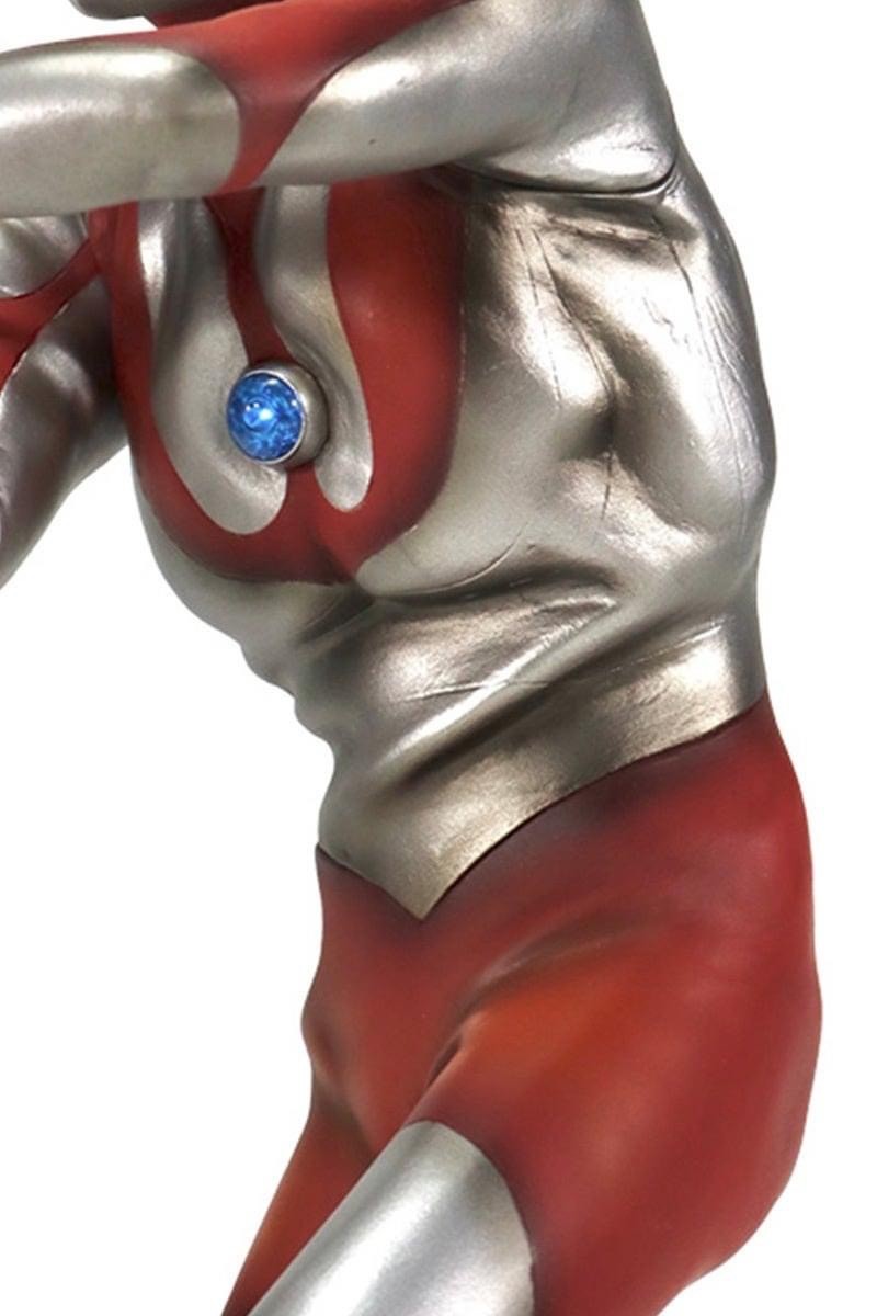 Pre-order : 1/6 Tokusatsu Series Ultraman (B Type) Spacium Ray High Grade Ver. with LED Light-Up Feature by CCP