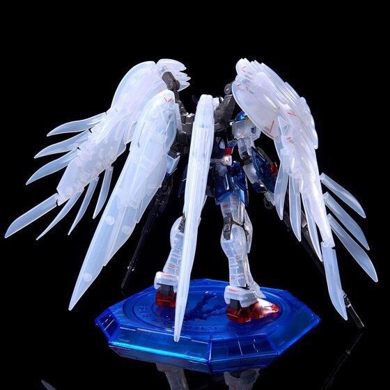 PRE-ORDER : RG 1/144 Gundam Base Limited Wing Gundam Zero EW (Clear color) Plastic Model