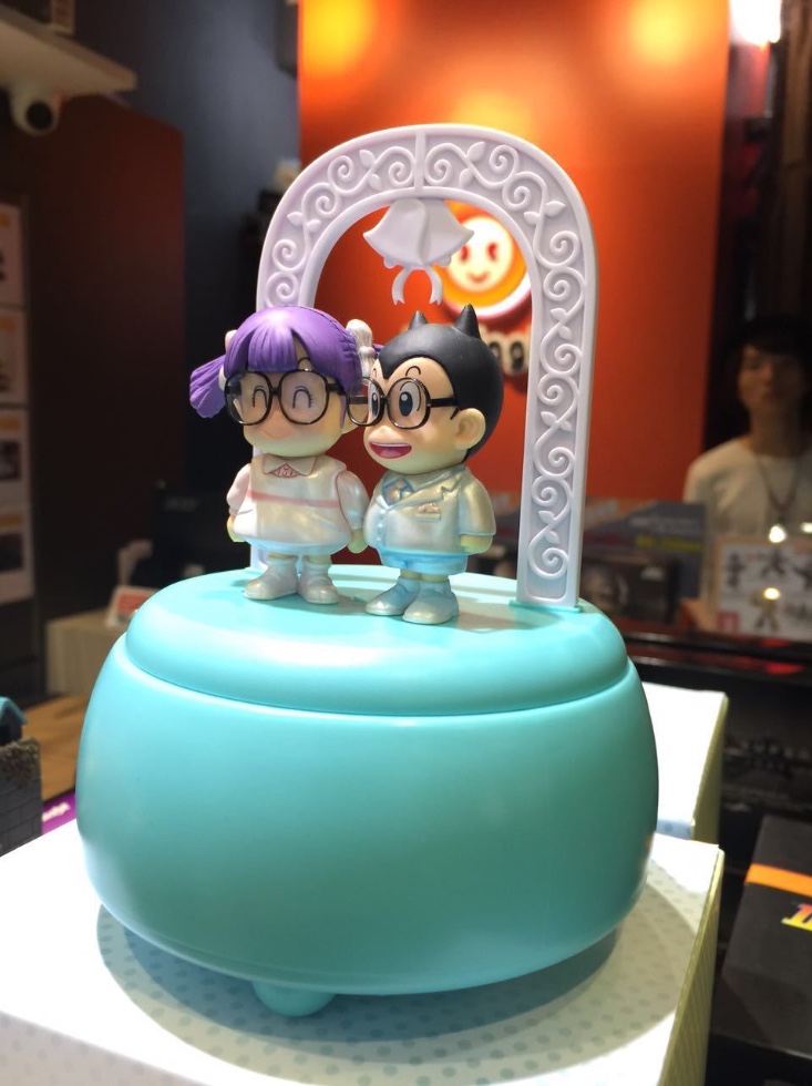 MB01 Dr. Slump Arale Music Box - Wedding Version by Kids Logic