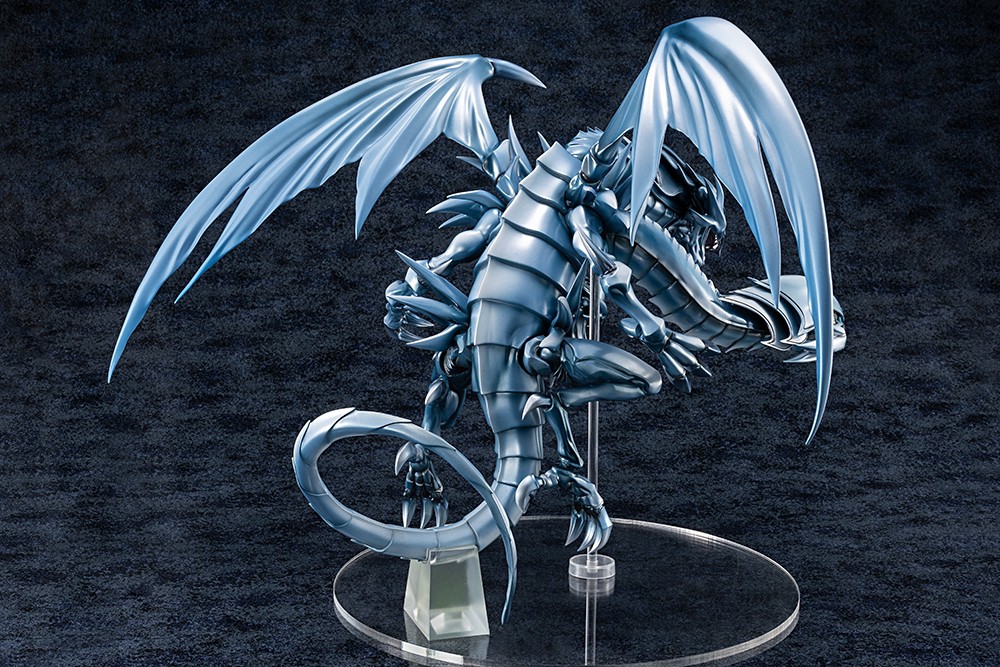 Pre-order : Yu-Gi-Oh! Duel Monsters Blue-Eyes Ultimate Dragon Complete Figure by AmiAmi x AMAKUNI