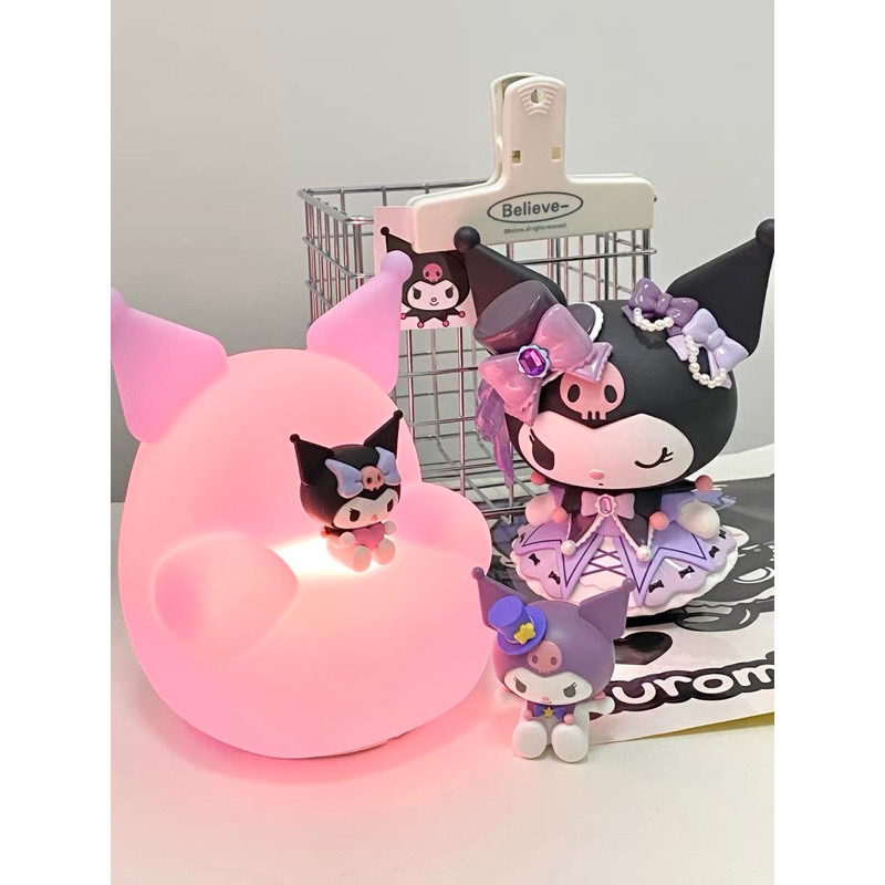 โคมไฟ คุโรมิ ลิขสิทธิ์แท้ - Sanrio - Kuromi Sofa Patting Lamp by Emie