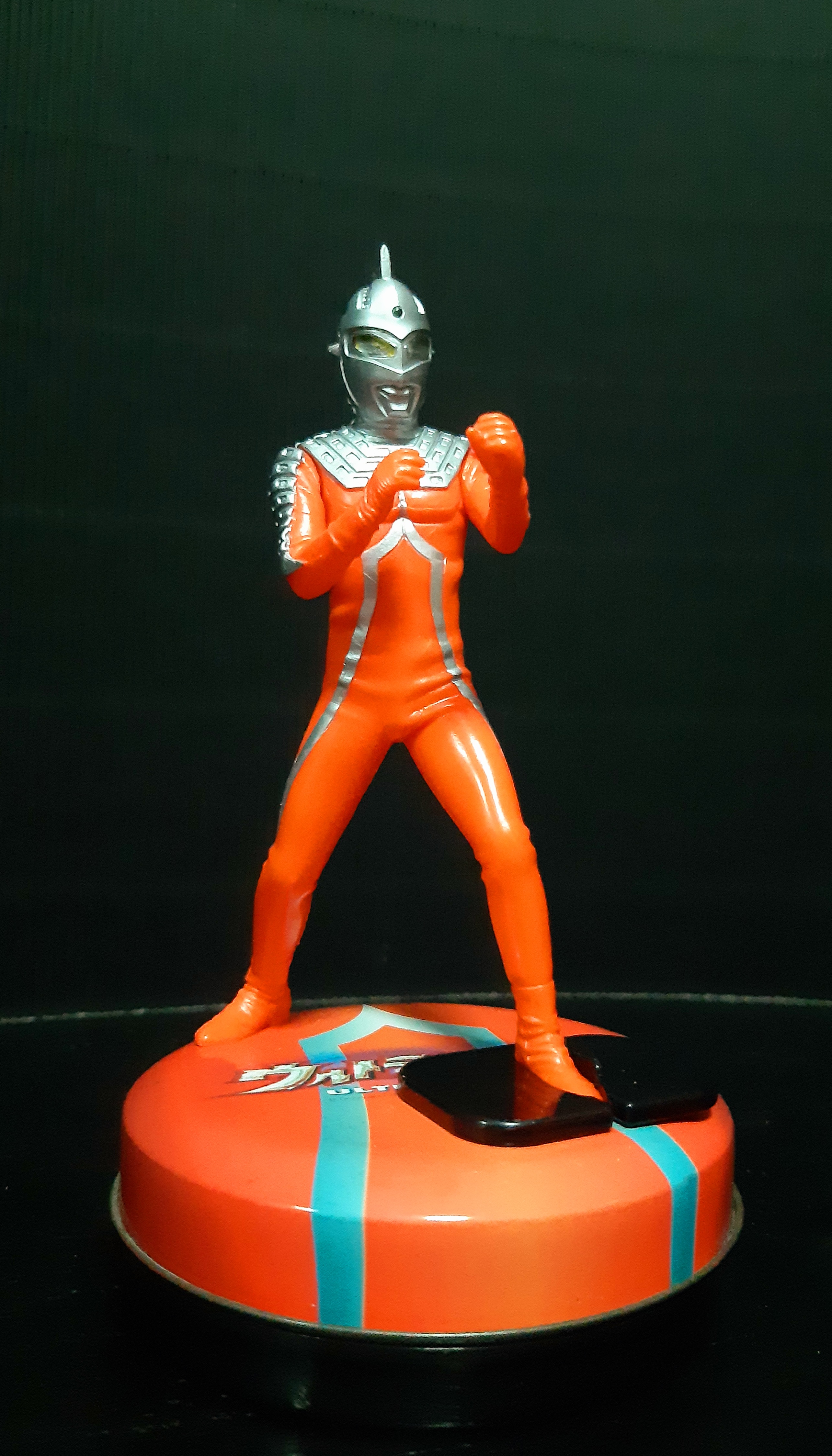 ULTRSEVEN + ตลับกลมฝาเหล็ก "ULTRASEVEN"