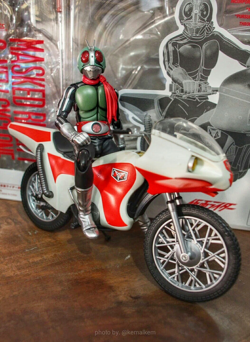S.H.Figuarts Masked Rider 2 & Cyclone by Bandai