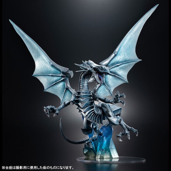 PRE-ORDER : ART WORKS MONSTERS "Yu-Gi-Oh! Duel Monsters" Blue-Eyes White Dragon ~Holographic Edition~