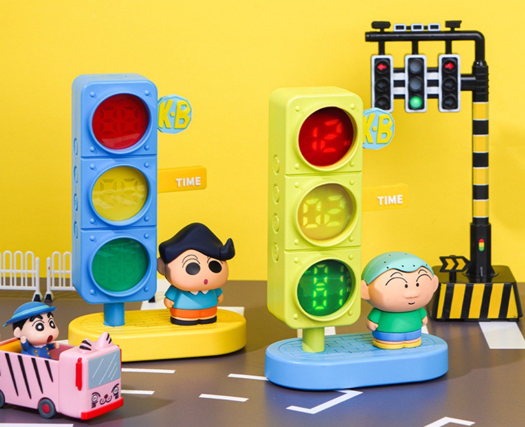 ร้าน🇹🇭 พร้อมส่ง✨ นาฬิกาปลุกตั้งโต๊ะ ได้ 1 ตัว - Crayon Shinchan - Traffic Light Alarm Clock Series by Maihe