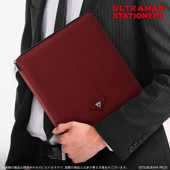 PRE-ORDER : Ultraman Multi Case Size L