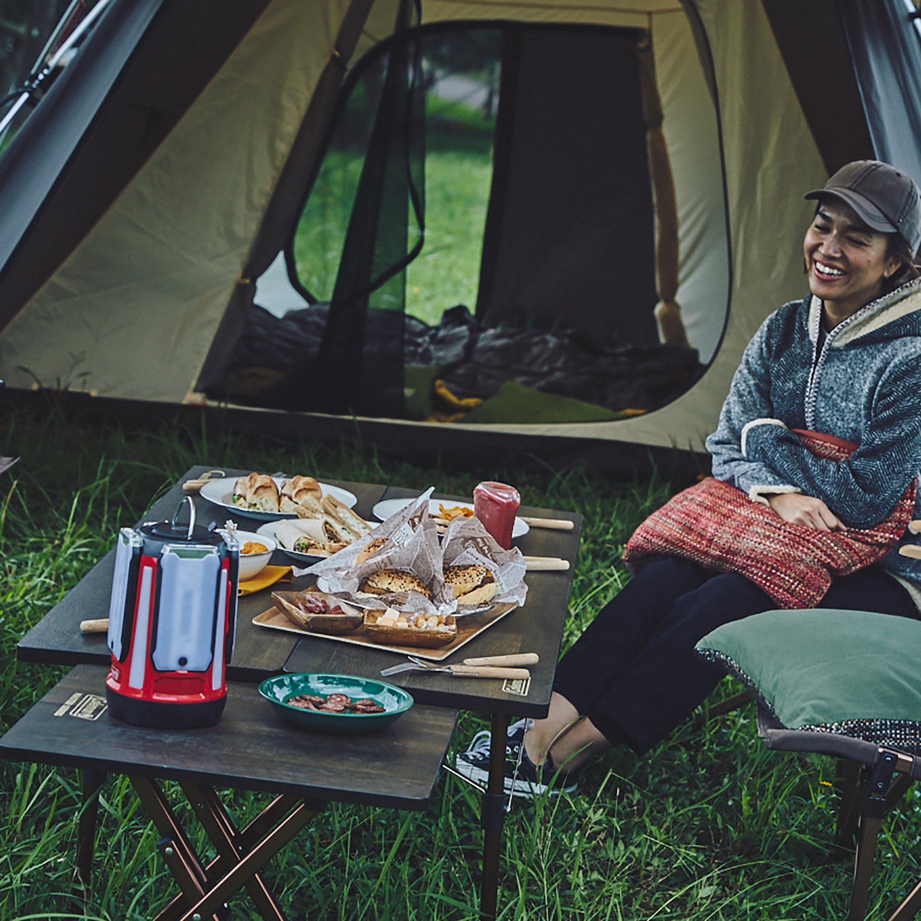 Coleman JP Butterfly Table 90