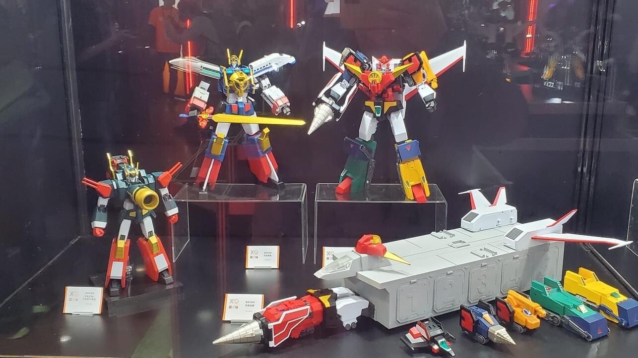 Pre-order : *GSC Online Exclusive* THE GATTAI Kaiser Carrier by Good Smile Company