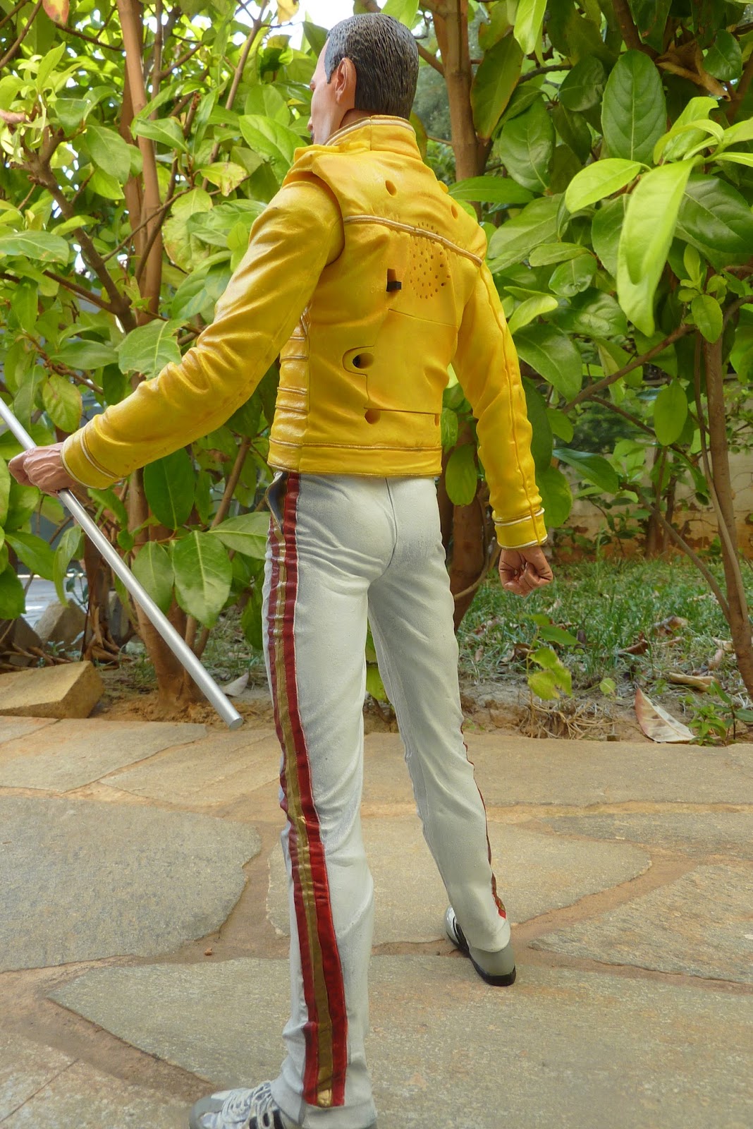 Queen - Freddie Mercury 18”inch Motion Activated Sound Figure by Neca