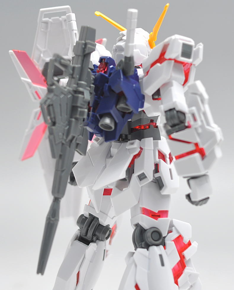 HGUC 1/144 RX-0 Unicorn Gundam Destroy Mode + Head Display Base by Bandai
