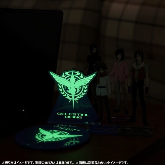 PRE-ORDER : Mobile Suit Gundam UC Glowing Acrylic Stand / Plate