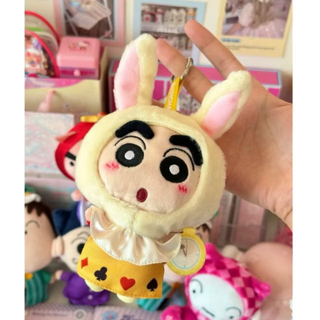 ตุ๊กตาพวงกุญแจ Crayon Shinchan x Alice in Wonderland Series Plush Keychain by LDCX