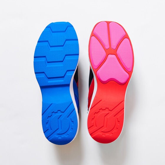 PRE-ORDER : Kamen Rider Build Sneakers | Henshin by Kamen Rider