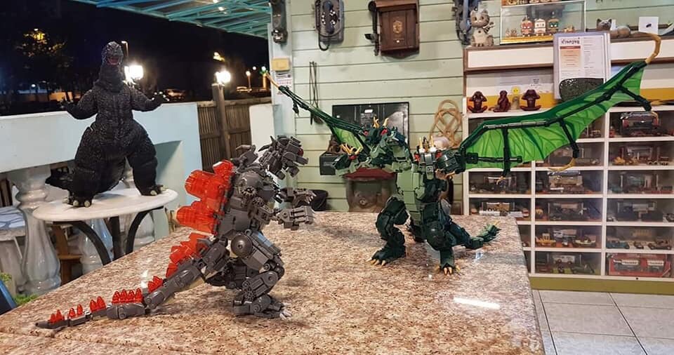 M38 B0783 Godzilla 697pcs