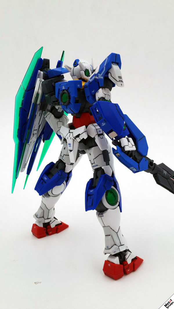 Gundam RG 1/144 OO QAN[T] by Bandai