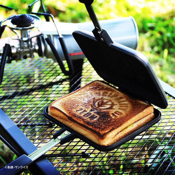 PRE-ORDER : Mobile Suit Gundam Hot Sandwich Cooker