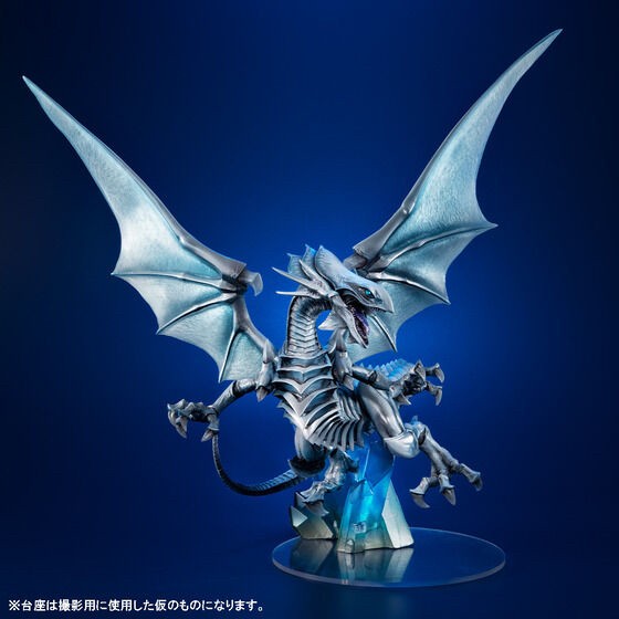 PRE-ORDER : ART WORKS MONSTERS "Yu-Gi-Oh! Duel Monsters" Blue-Eyes White Dragon ~Holographic Edition~