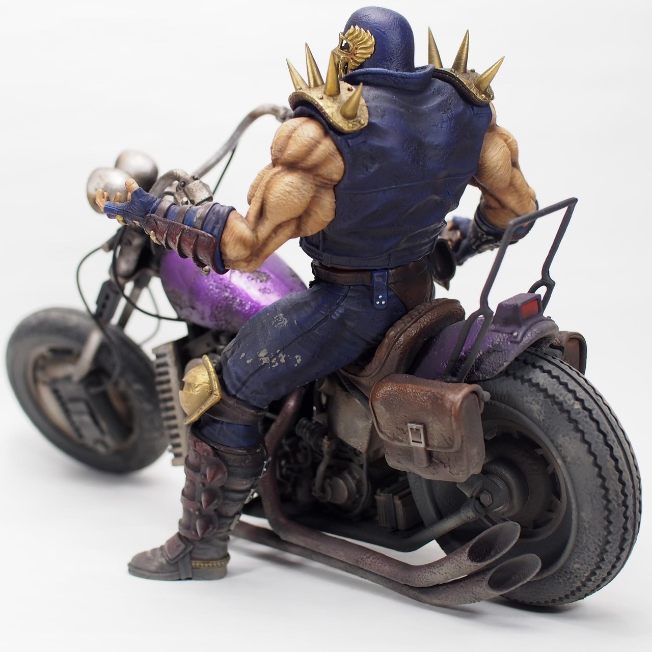 Pre-order : CCP Muscular Collection Fist of the North Star Hokuto Ultimate Modeling 2nd Jagi & Bike (Set In-play | Fierce Fight Version) by CCP