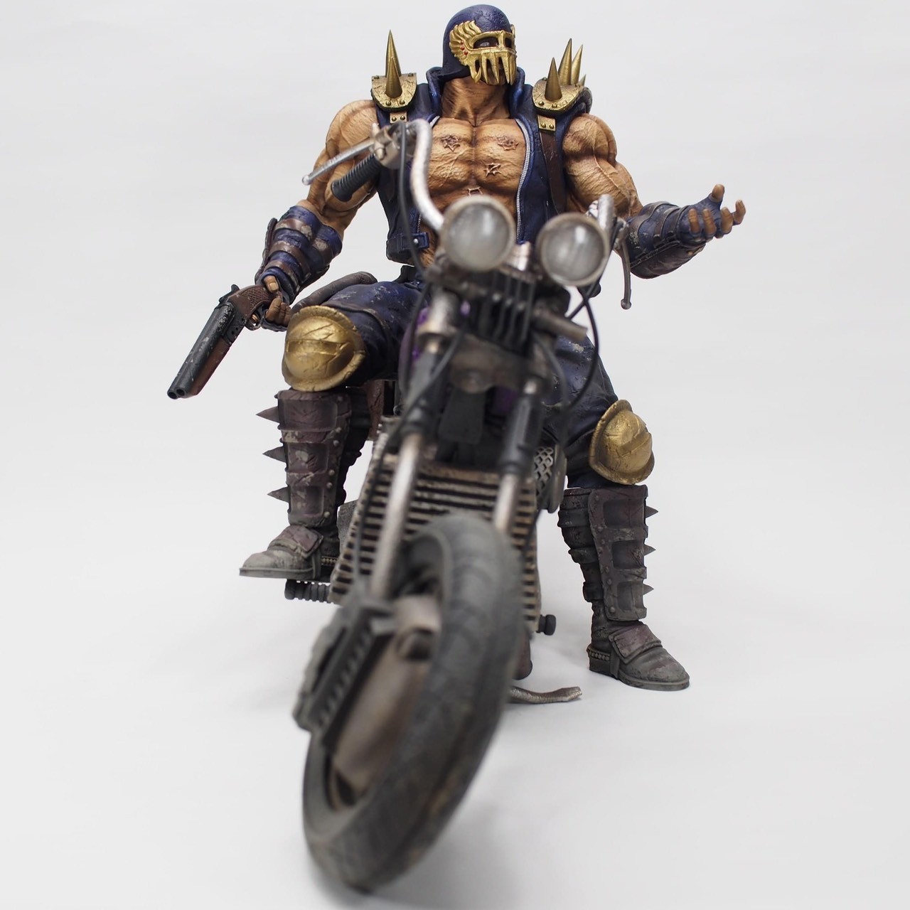 Pre-order : CCP Muscular Collection Fist of the North Star Hokuto Ultimate Modeling 2nd Jagi & Bike (Set In-play | Fierce Fight Version) by CCP