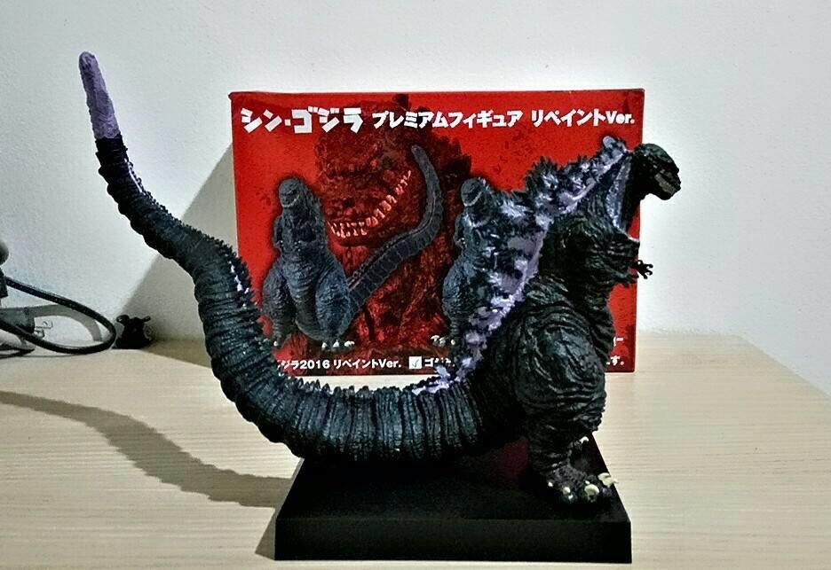 Shin Godzilla Resurgence Premium Figure by SEGA (purple fin)