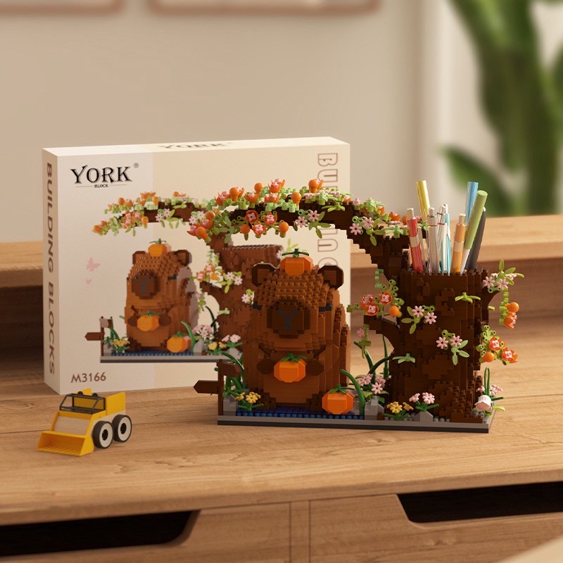 York Block M 3166 - Capybara Tree Pen Holder