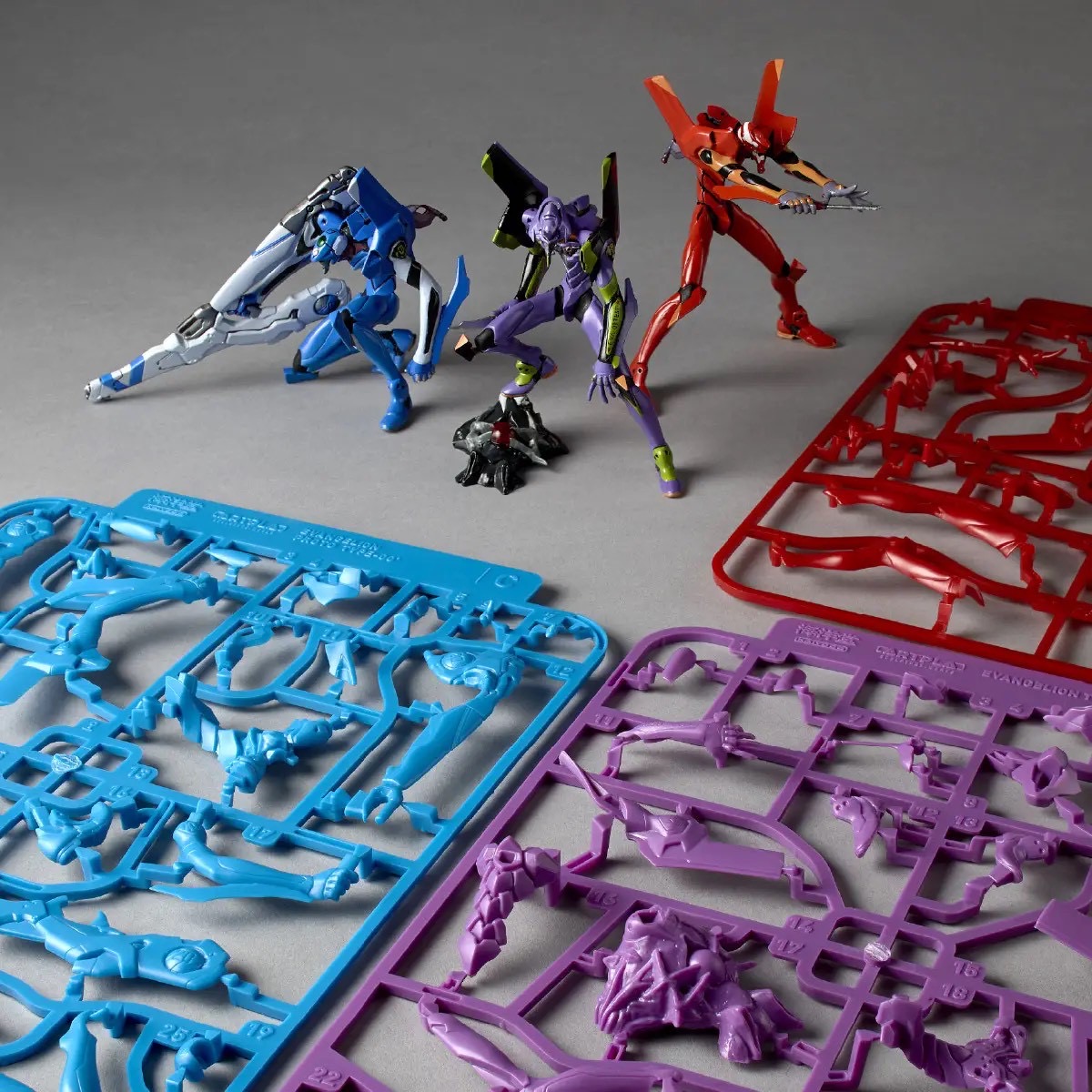 Pre-order : ARTPLA Sculpture Works Evangelion Interception in Tokyo-3 Plastic Model Kit by Kaiyodo