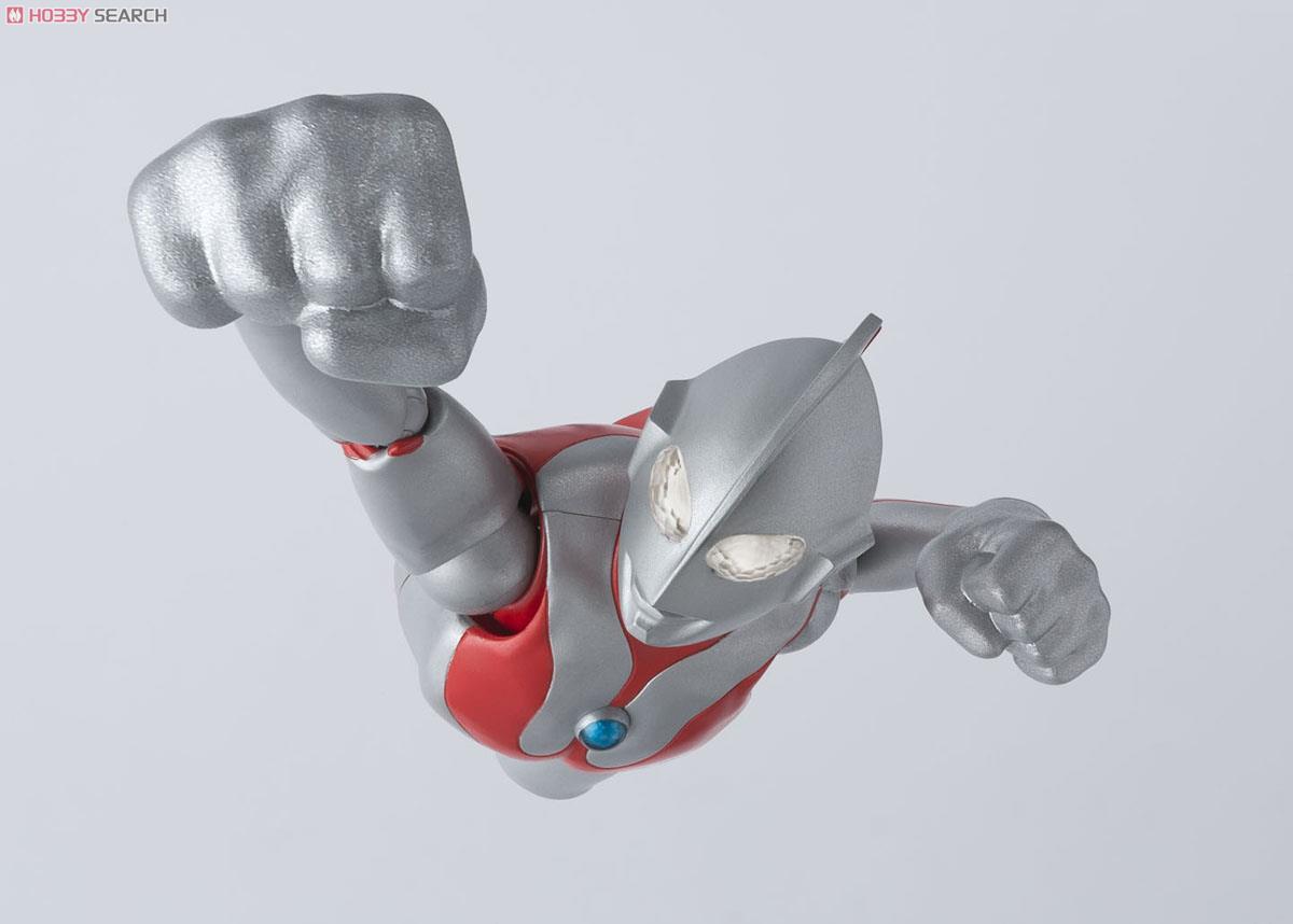 S.H.Figuartst Ultraman by Bandai
