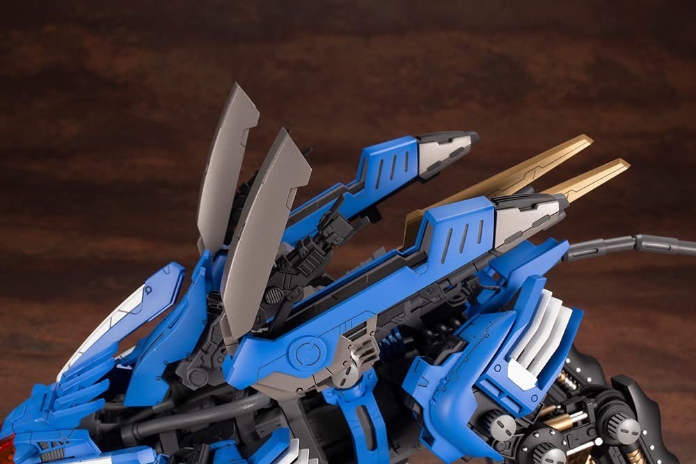 Pre-order : 1/72 Zoids: RZ-028 Blade Liger AB Plastic Model Kit by Kotobukiya (Reissue)