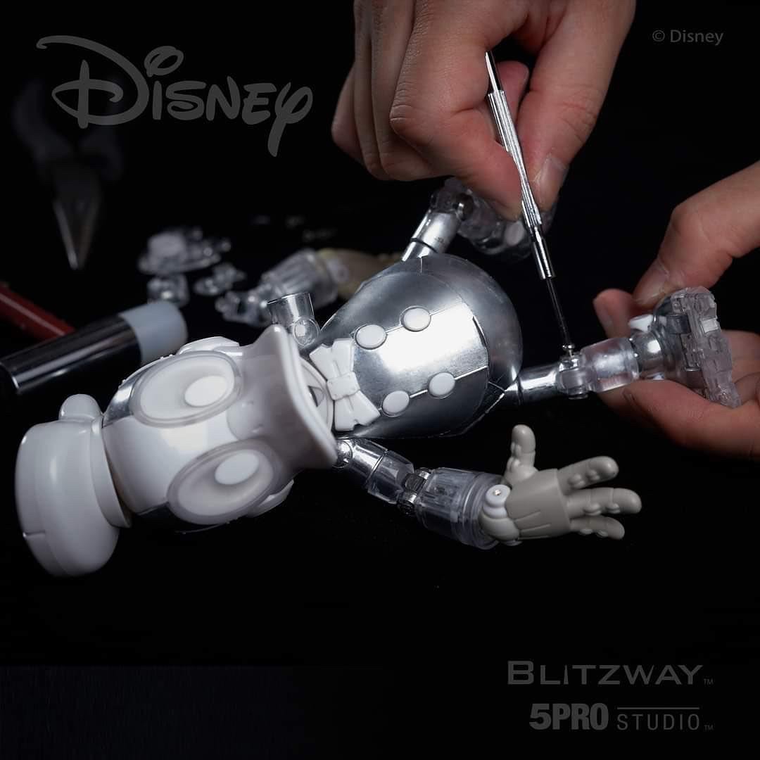 CARBOTIX Disney Characters Series Mickey Mouse / Donald Duck / Stitch by Blitzway x 5Pro Studio