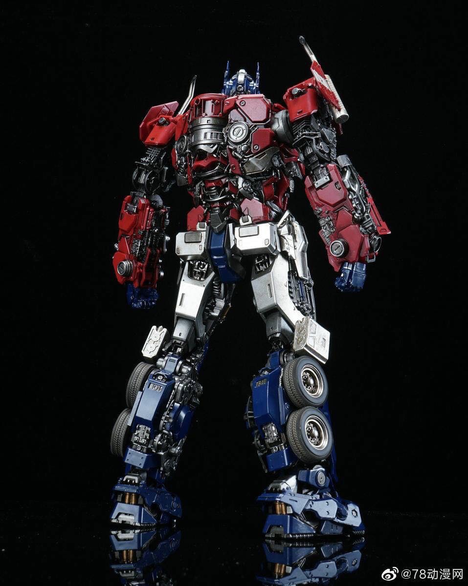 Pre-order : Transformers Bumblebee: DLX Scale Collectible Figure Series - Optimus Prime by 3A ThreeZero (Re-product)