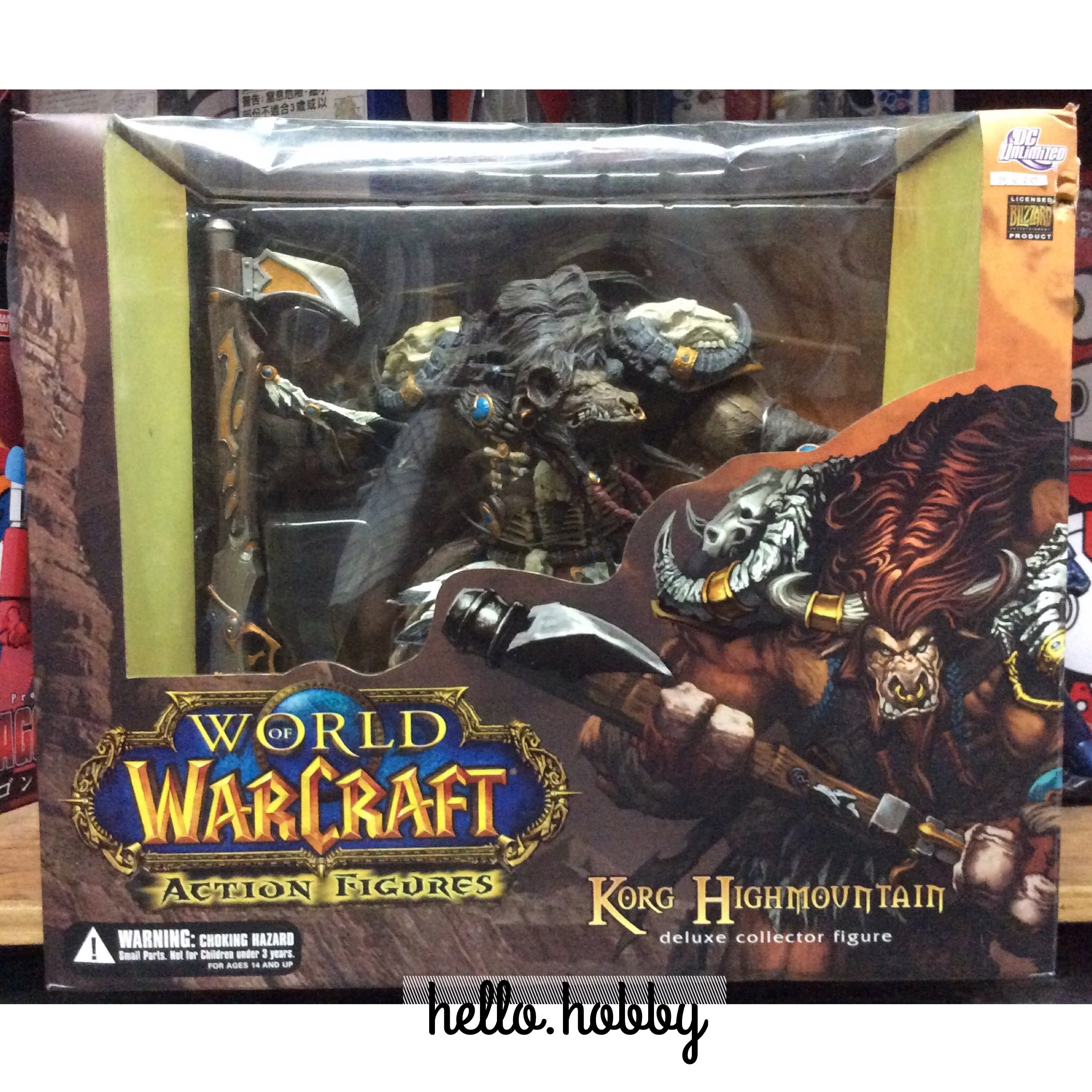 World of Warcraft Tauren Hunter: Korg Highmountain Deluxe Collector Figure