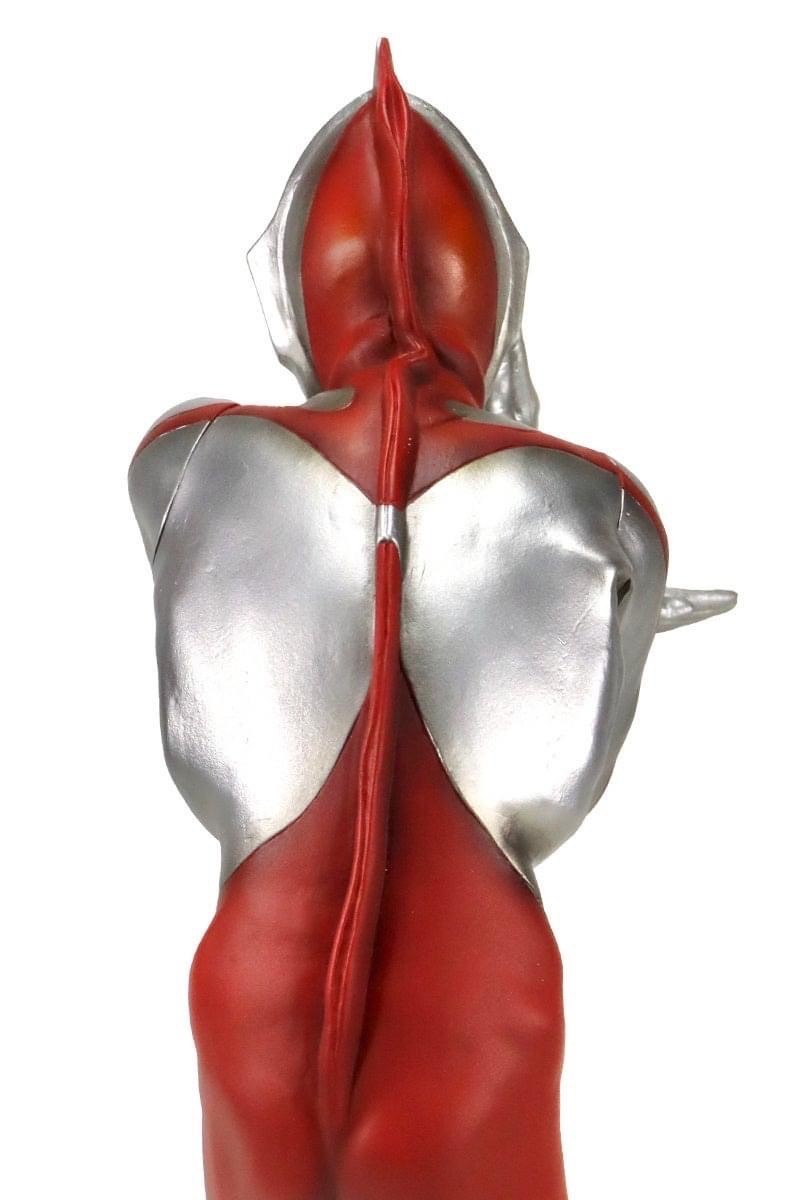 Pre-order : 1/6 Tokusatsu Series Ultraman (B Type) Spacium Ray High Grade Ver. with LED Light-Up Feature by CCP