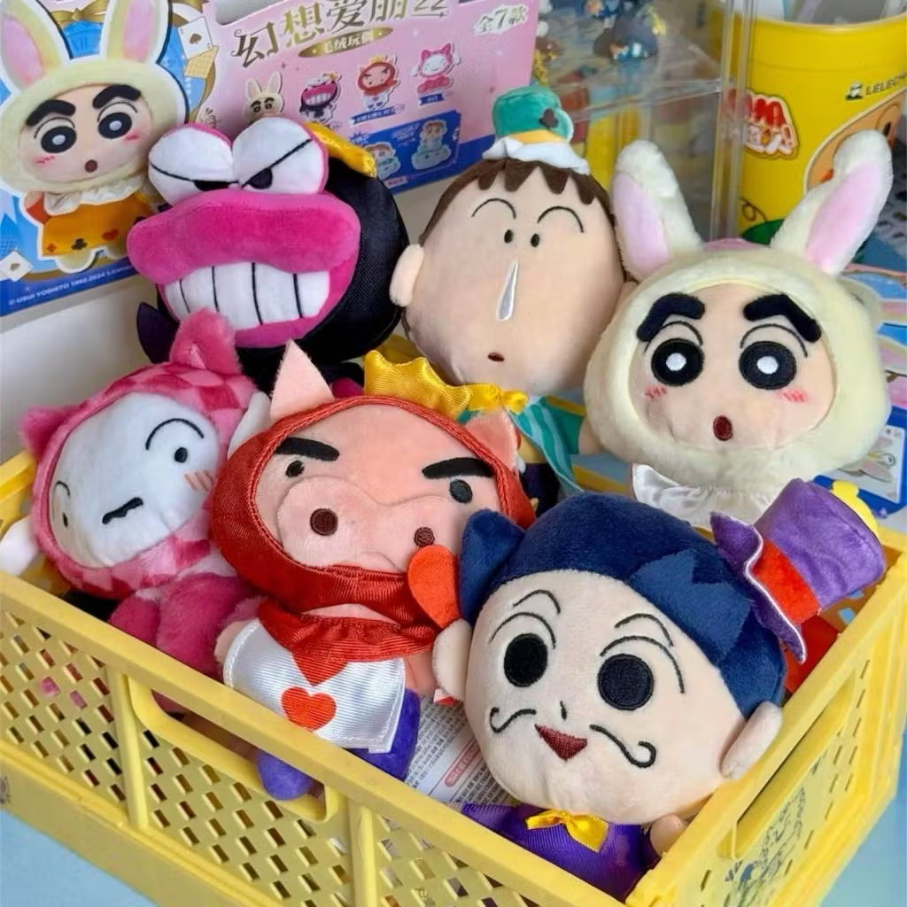 ตุ๊กตาพวงกุญแจ Crayon Shinchan x Alice in Wonderland Series Plush Keychain by LDCX