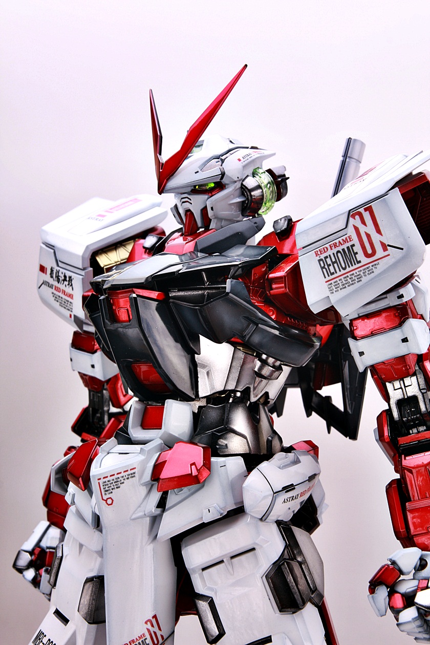 PG 1/60 Gundam Astray Red Frame by Bandai