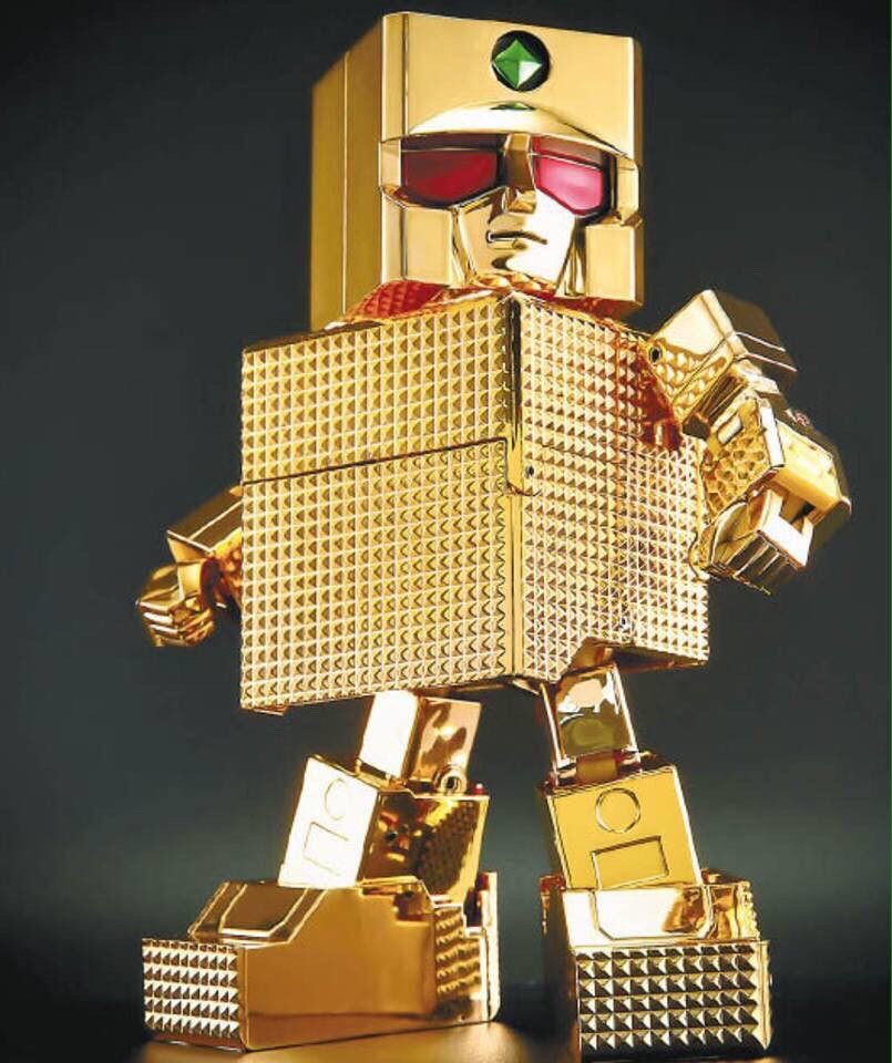 ES Gokin - DX Series 03 The Golden Warrior Gold Lightan (24K Gold Plated ver.) by Action Toys