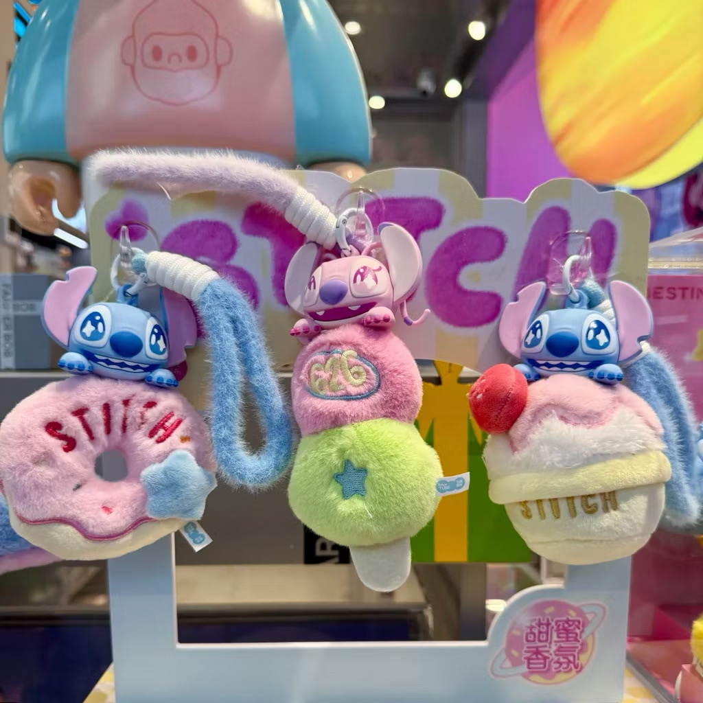 ร้าน🇹🇭 พร้อมส่ง✨ โมเดลตุ๊กตาพวงกุญแจได้ 1ตัว - Disney - Stitch Sweet Aromatherapy Pendant Series by Martube