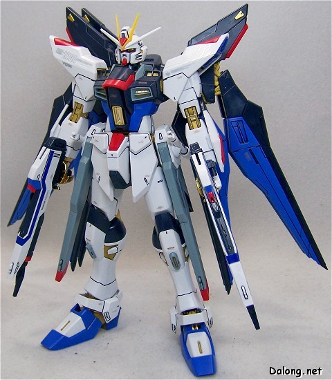 MG 1/100 ZGMF-X20A Strike Freedom Gundam Full Burst Mode by Bandai