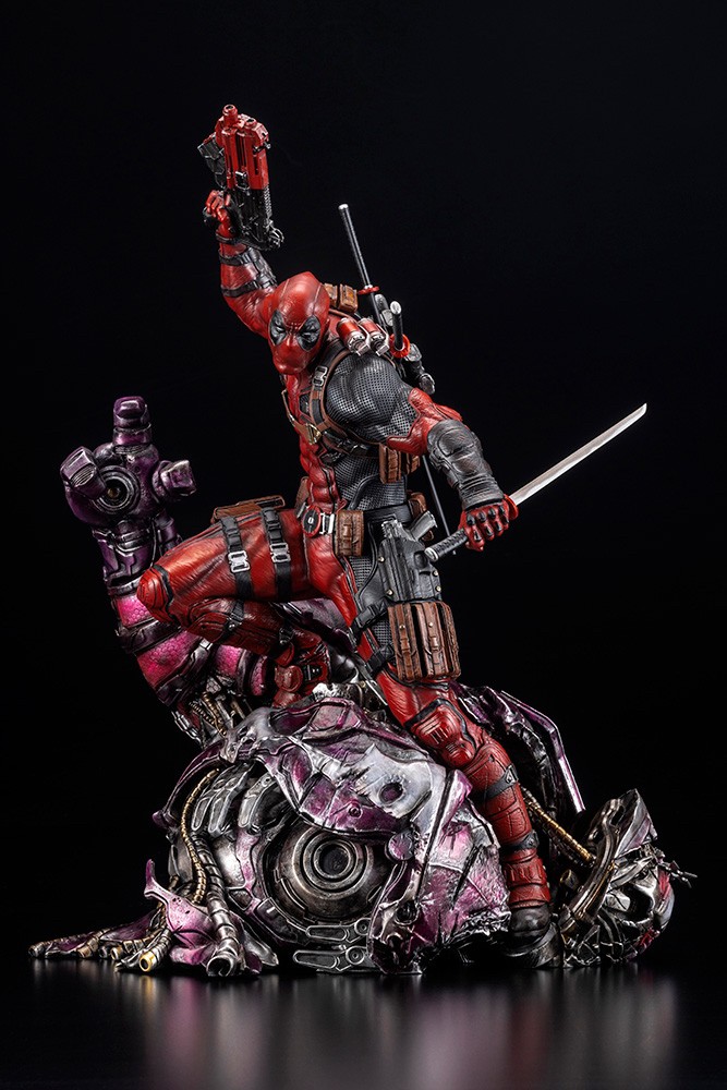 Pre-order : DEADPOOL FINE ART STATUE SIGNATURE SERIES -Featuring the Kucharek Brothers-