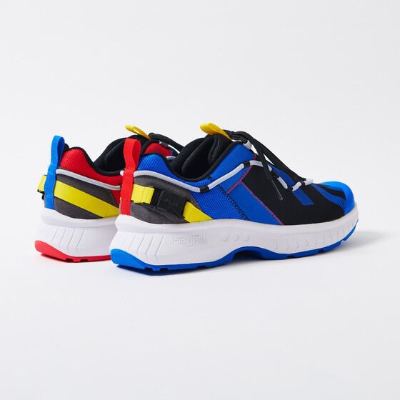 PRE-ORDER : Kamen Rider Build Sneakers | Henshin by Kamen Rider