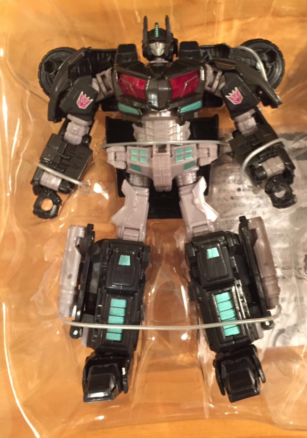 TRANSFORMER UNITED - Tokyo Toy Show 2011 - DARKSIDE OPTIMUS PRIME VS DARKSIDE MEGATRON by Takara & Tomy