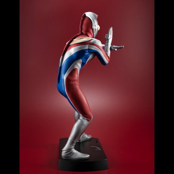 PRE-ORDER : Ultimate Article Ultraman Dyna (Flash Type)