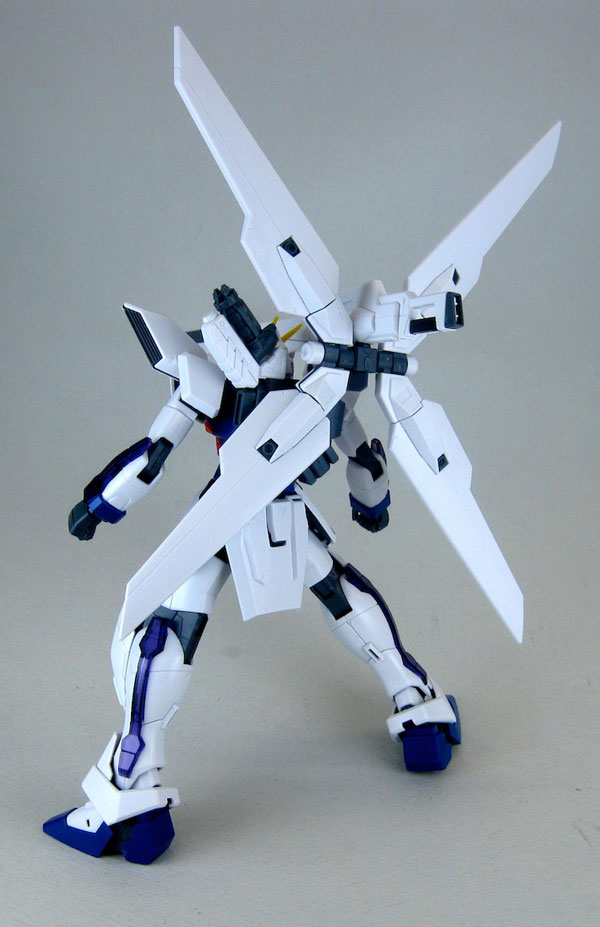 MG 1/100 GX-9900 Gundam X by Bandai