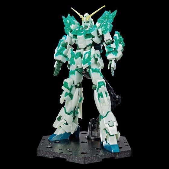 PRE-ORDER : HG 1/144 GUNDAM BASE TOKYO LIMITED UNICORN GUNDAM (LUMINOUS CRYSTAL BODY) PLASTIC MODEL